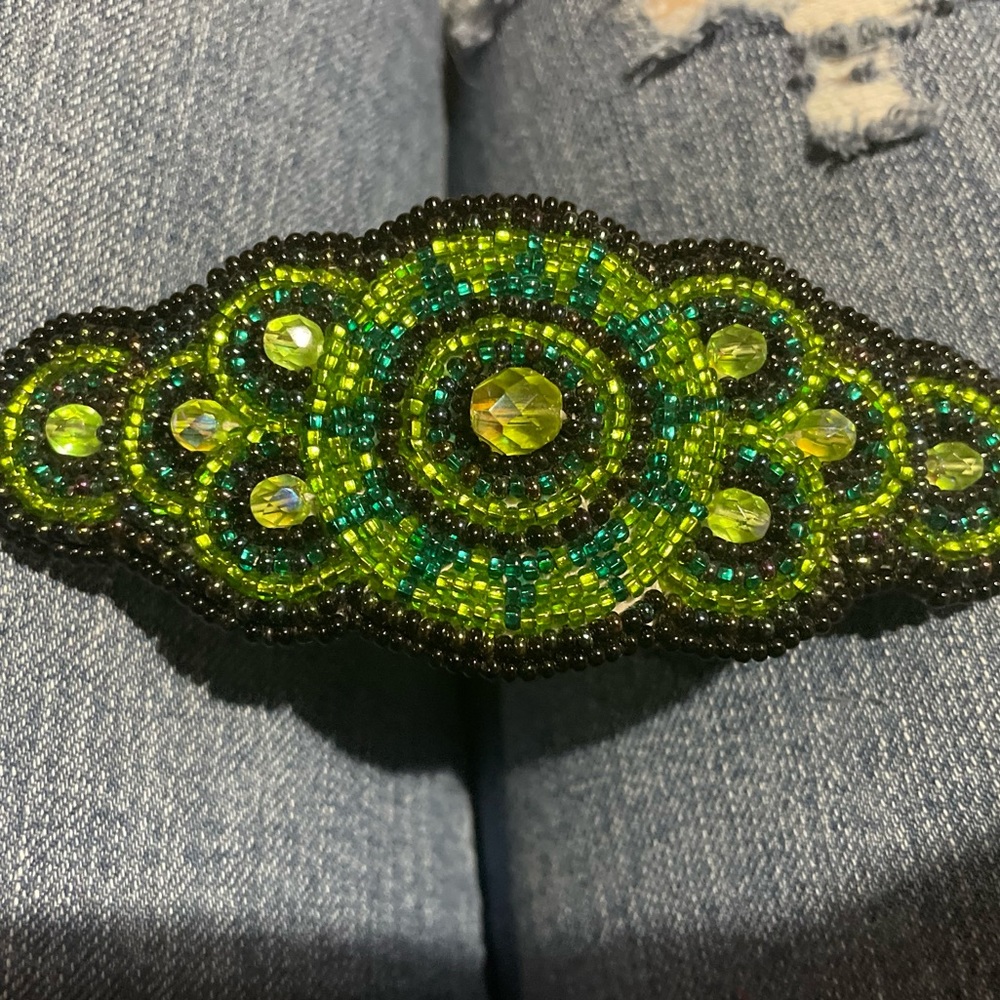 Vintage bedazzled hair clip